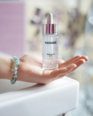 💧Hydratace, bez které se tvoje pleť neobejde ✨ Hyaluronové sérum s dvojí kyselinou hyaluronovou hydratuje do hloubky i na...